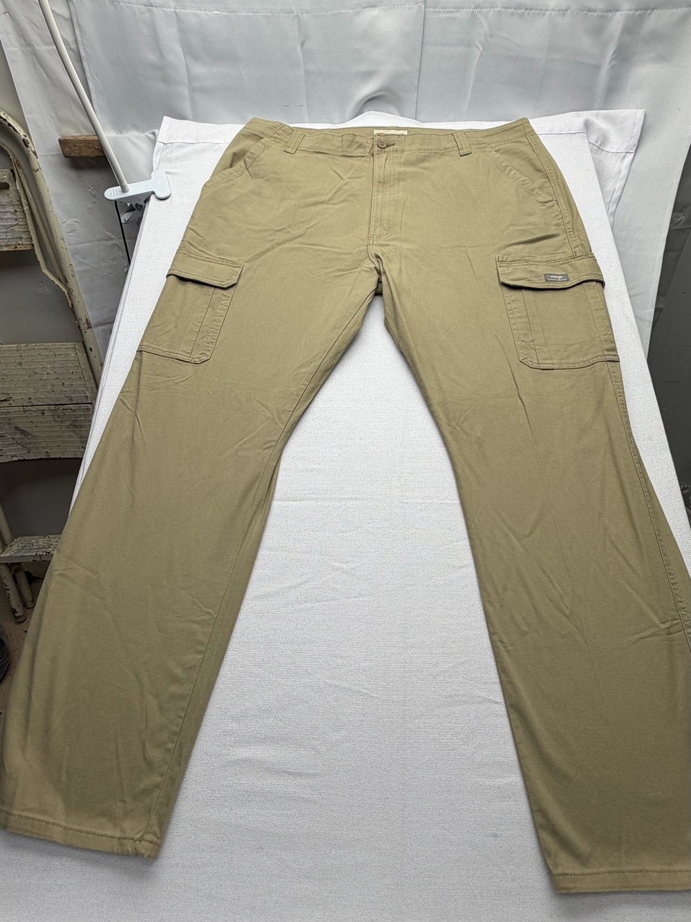 Wrangler Men's Tan Cargo Pants with Side Pockets